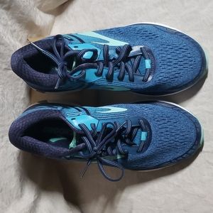Brooks Adrenaline GTS 18 Running Shoes LIKE NEW